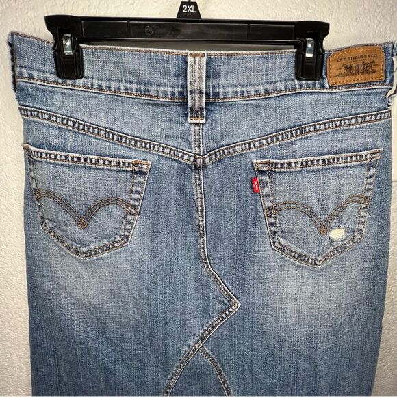 Levi's Jeans Denim Medium Blue Wash Skirt Western Country Festival Raw Hem Sz 12 - Picture 6 of 10